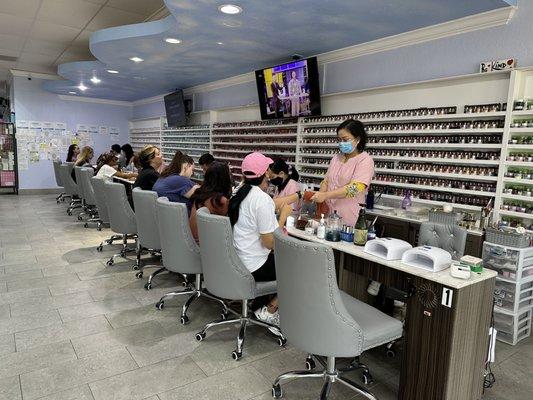 Euro Nail Lounge LLC