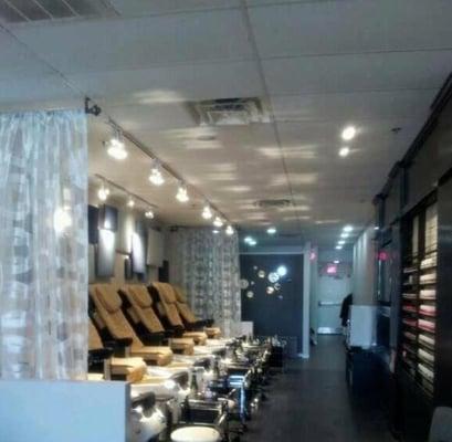 Nicely decorated, relaxing, and amazing nail salon!