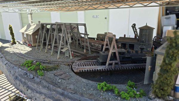 Old model railroad pieces