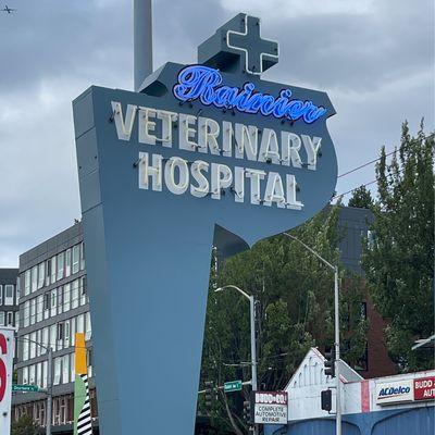 Rainier Veterinary Hospital neon sign restoration by Western Neon