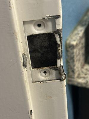 Door latch catch