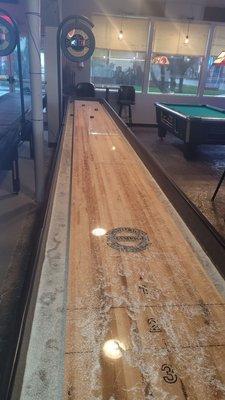 Shuffle board