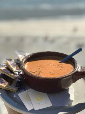 NEW ENGLAND CLAM CHOWDER
 Clams, coastal seasoning and cream