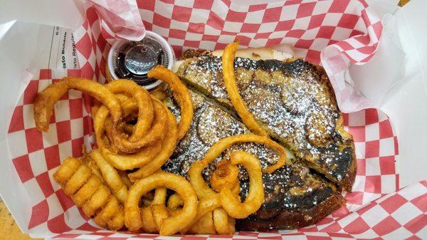 Monte Cristo Sandwich w/ Fries