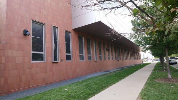 North end of school building on Hoyne Avenue near 47th St.