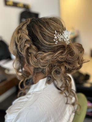 I do 
I do love my bridal updo ‍