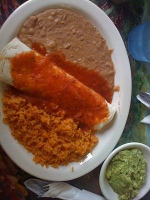 Bean buriito con no queso and a side of guacamole.