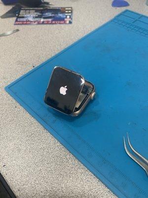 Apple Watch Series 5 40mm screen replacement