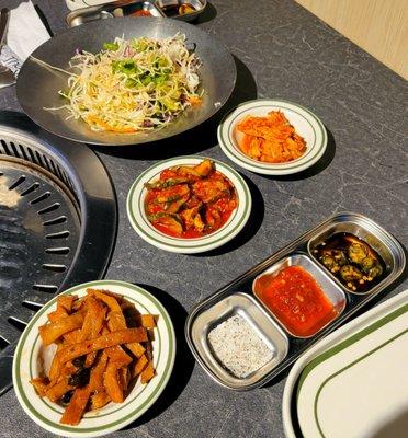 Side dishes and sauces tray