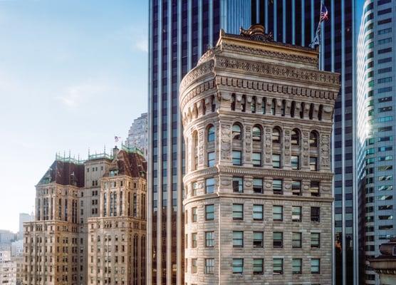 located in the historic Hobart Building, a flatiron building in the heart of the FiDi.