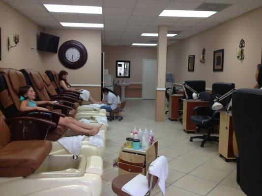 Y&B Nail Salon