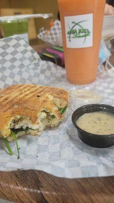 Pesto chicken panini