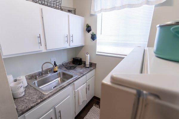 Photo of kitchen in 576 square foot 1 bed/1 bath apartment at Red Bank Reserve In Cincinnati, Ohio