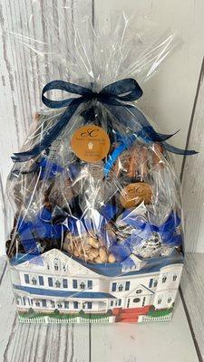 Custom gift baskets for all occasions, our house box is great for Realtors and new home owners! We deliver locally and ship nationwide.