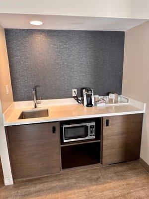 King Studio Kitchenette