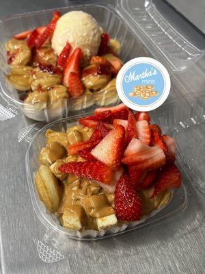 15pc mini with peanut butter and strawberries