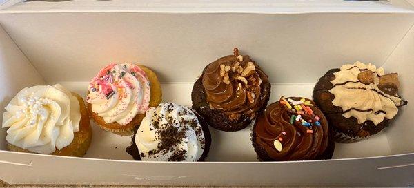 6 Cupcakes