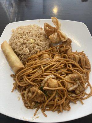 3. Chicken Lo Mein Lunch Special Delicious! Very quick service and great for the price!