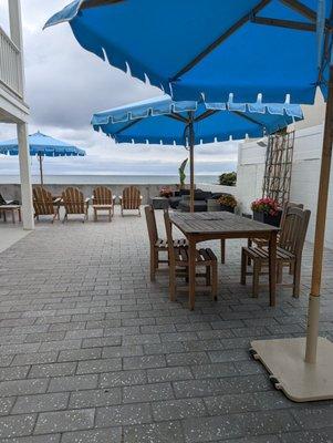 Side patio looking towards ocean.... There's a fire pit in the corner