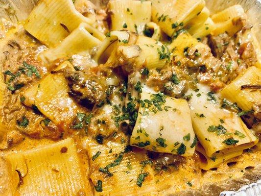 Rigatoni bolognese