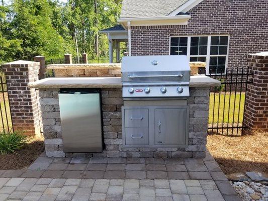 Outdoor Kitchen; Compact and Functional