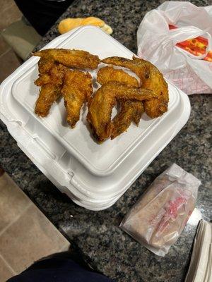 They ought to be ashamed of they self to sell some damn chicken like this.. smdh! This place sucks!