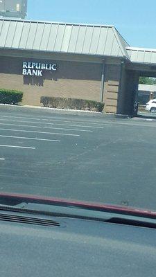 Drive thru on a Sunday at Republic Bank