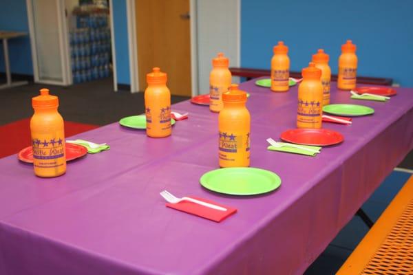 kids party table.