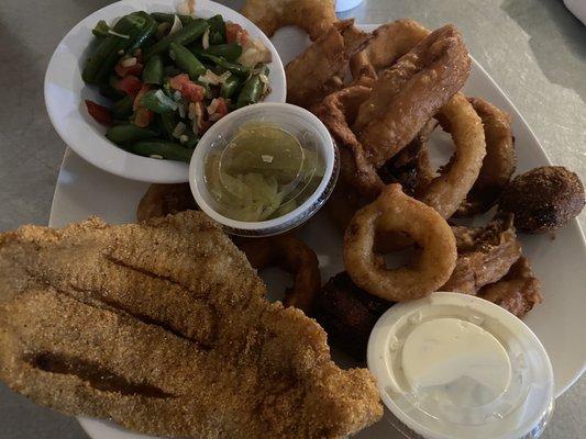 1 filet dinner with green beans & onion rings