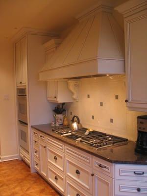 Kitchen Remodeling & Design / Custom & Stock Cabinet Installations