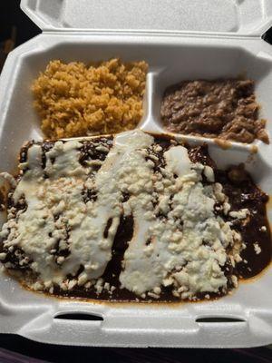 Mole enchiladas