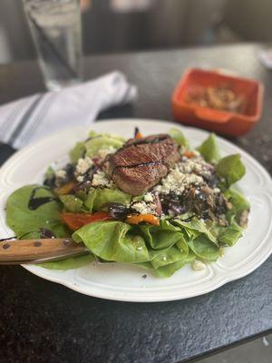 Tenderloin Steak Salad