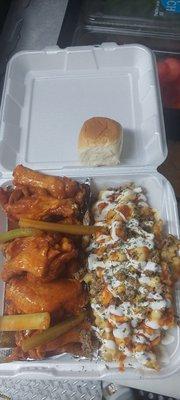 Buffalo Hot  wings w/ loaded fries