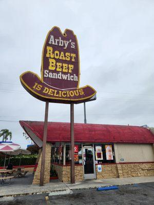 Cool old sign, but this location needs an update.