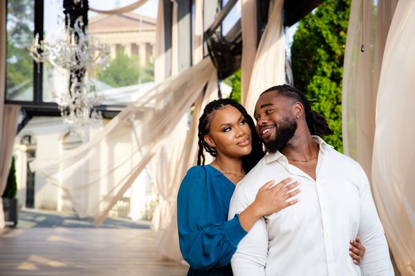 Engagement shoot at The Philadelphia Art Museum