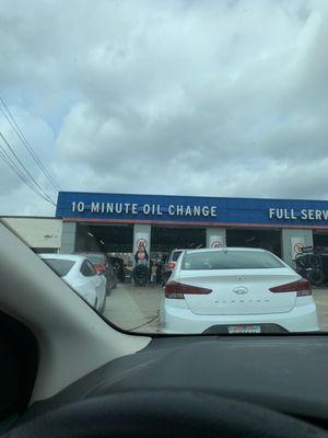 Express oil change line