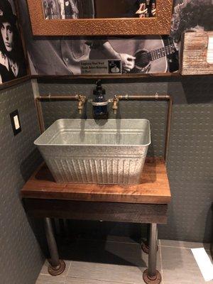 Bathroom sink