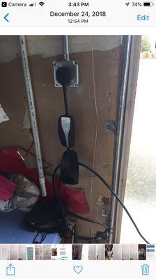 Electric car charge connected to outlet 14-50R