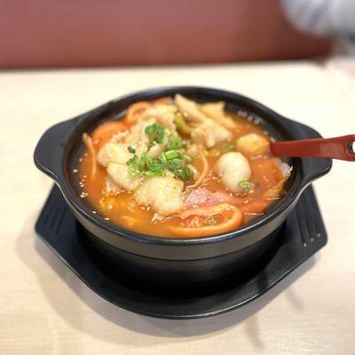 N4 Tomato noodle soup with sliced fish