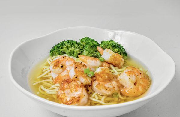 Grilled shrimp noodle soup