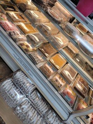 So many fresh cakes to grab & go