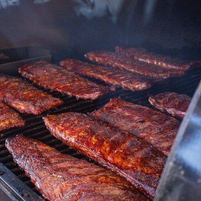 Smoking some spare ribs!