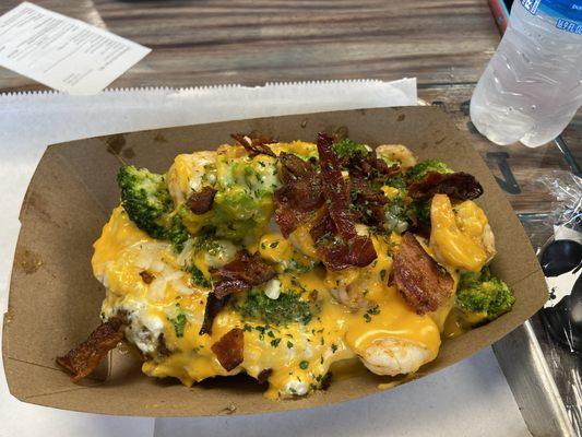 Cheesy shrimp and broccoli potato