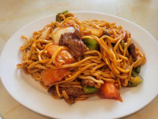 Tomato Beef Chow Mein