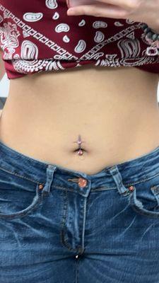 belly piercing