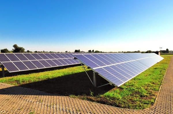 Farmers in Fresno and the entire Central Valley know how important it is to take care of the environment. Solar helps reduce co2 emissions!