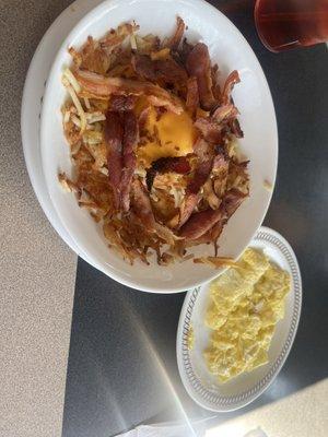 bacon breakfast bowl with egg on the side