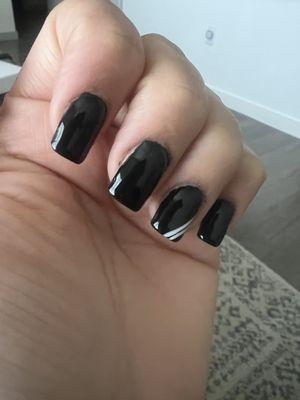 Uneven - the nails are not completely covered with dipped powered