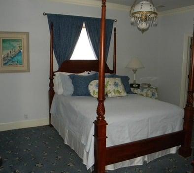 1425 Inn, the "Sumter" room