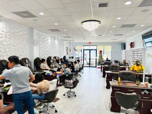 Luxy Nail Spa